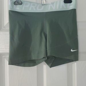 Nwot Nike boyshorts